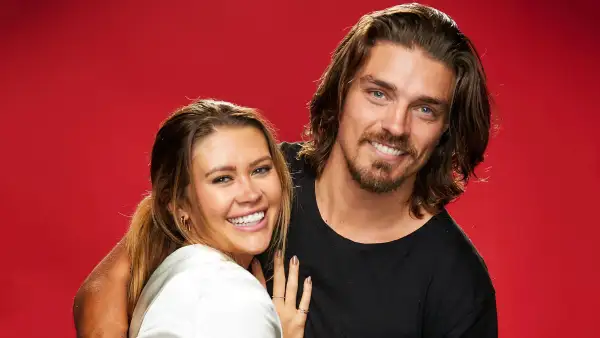 Dean Unglert Thanks Caelynn for Looking After Him After Skiing Accident