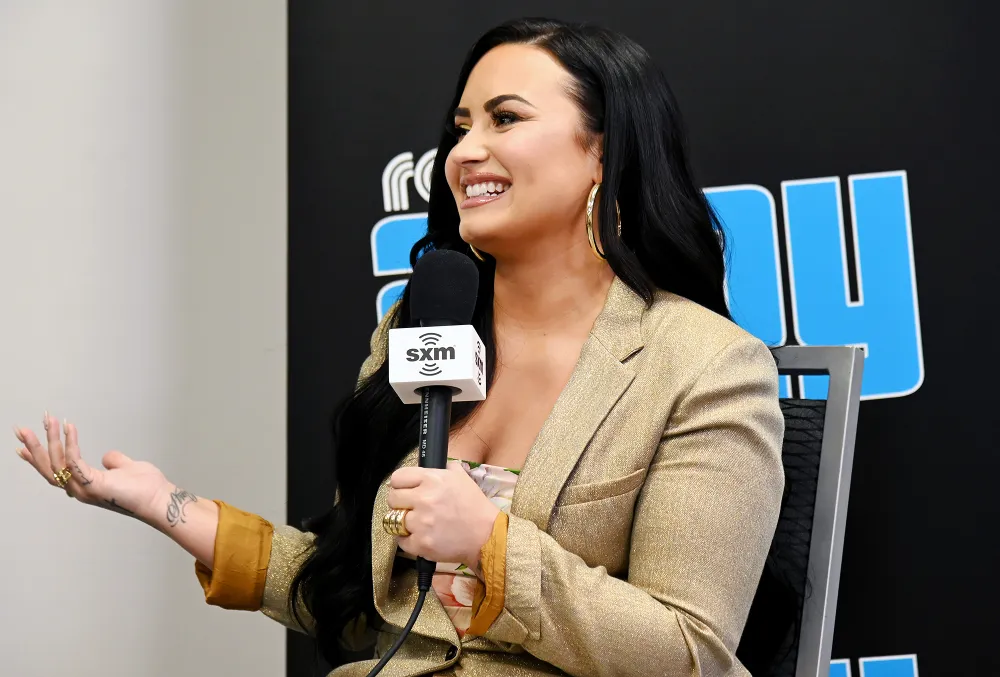 Demi-Lovato-Recalls-the-&lsquo;Beautiful-Moment&rsquo;-When-She-Came-Out-to-Her-Parents