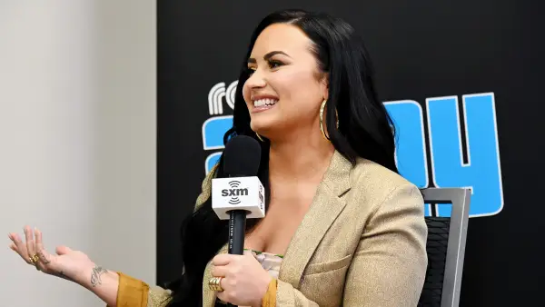 Demi-Lovato-Recalls-the-‘Beautiful-Moment’-When-She-Came-Out-to-Her-Parents