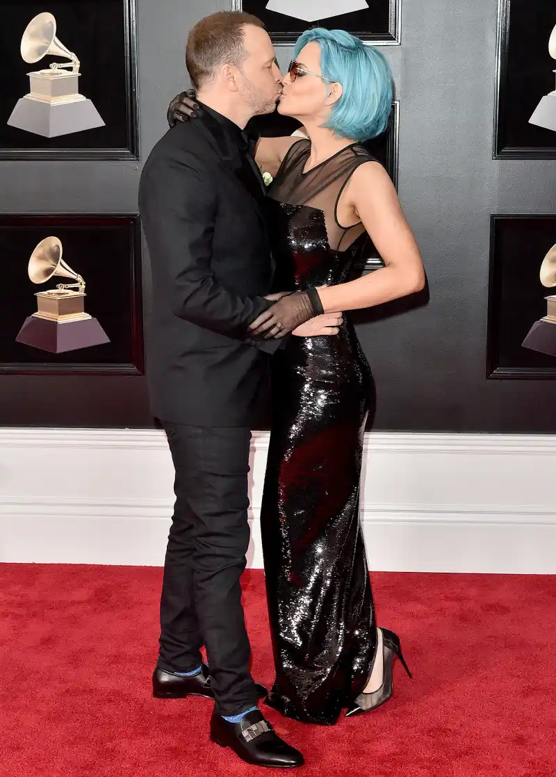 Donnie-Wahlberg-and-Jenny-McCarthy-PDA-Grammys