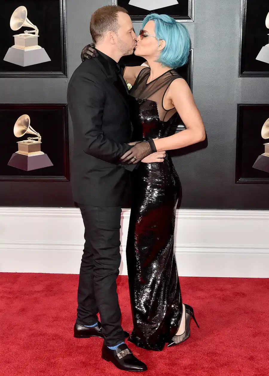 Donnie-Wahlberg-and-Jenny-McCarthy-PDA-Grammys