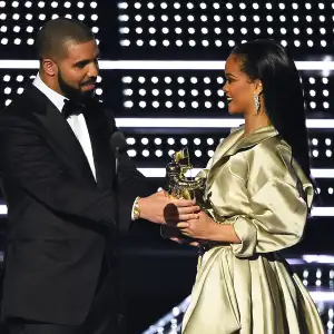 Drake-Rihanna-2 dated