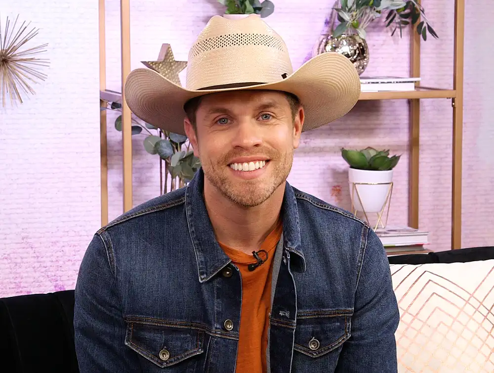 Dustin Lynch-Girlfriend-Kelli-Seymour-DMs-1