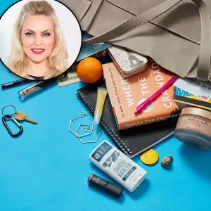 Elaine Hendrix: What's In My Bag?