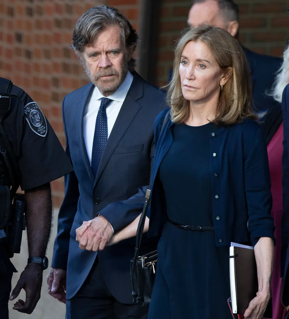 Golden Globes 2020 Host Ricky Gervais Nails Opening Monologue With Jokes About &lsquo;Cats&rsquo; and Felicity Huffman