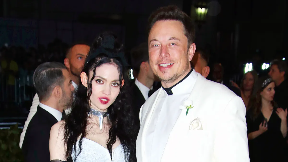 Singer Grimes is Pregnant