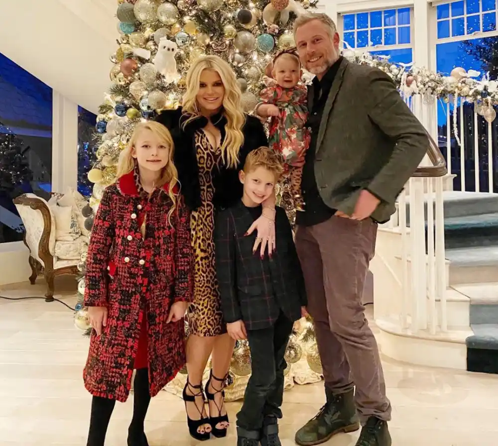 Jessica-Simpson-Reveals-Entire-Family-Except-Birdie-Got-the-Flu