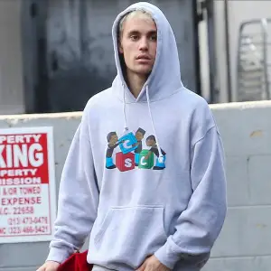 Justin Bieber Is Battling Lyme Disease