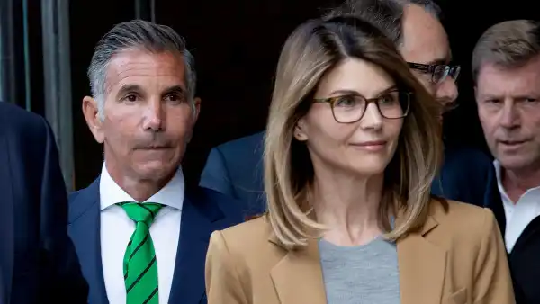 Lori-Loughlin's-Husband-Isn't-Happy-She-Hired-a-Prison-Consultant