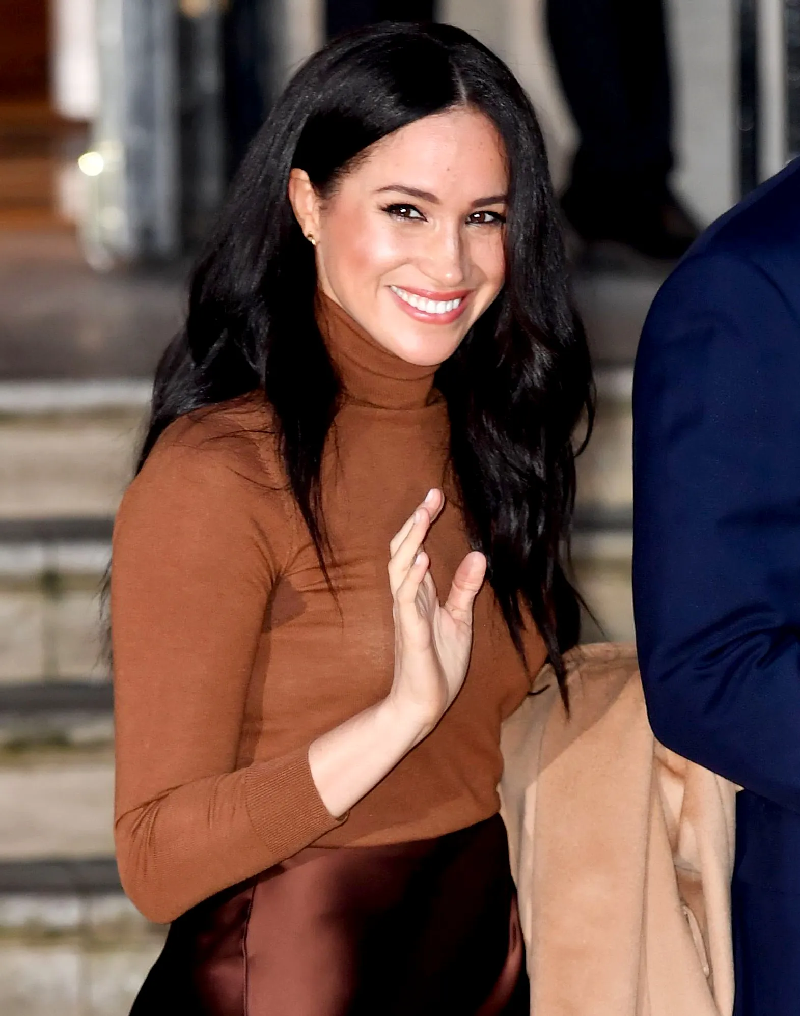 Meghan-Markle-Drives-Herself-to-Canadian-Airport-to-Pick-Up-Friend