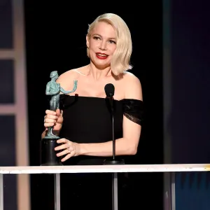 Pregnant Michelle Williams Thanks Fiance After Big SAGs Win