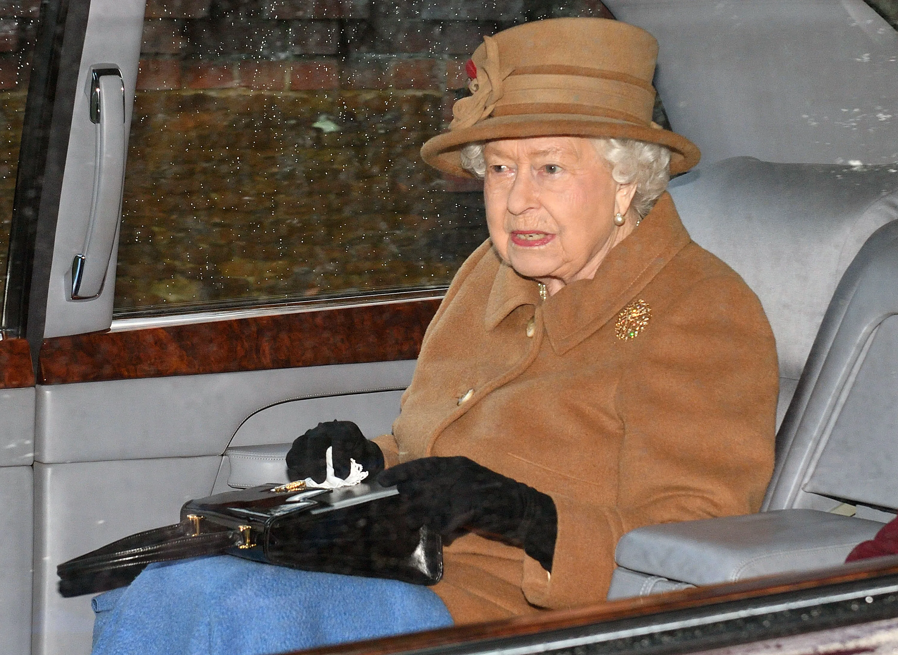 Queen Attends Sunday Service 1 Day Before Planned Meeting With Prince Harry, Prince Charles and Prince William