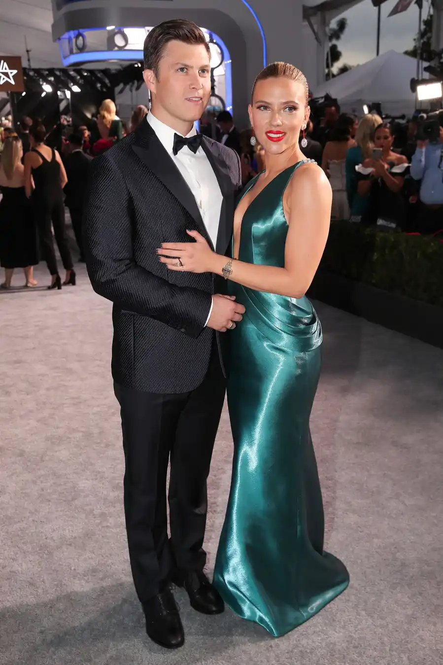 Scarlett Johansson Arrives With Colin Jost After Violent Illness SAG Awards 2020