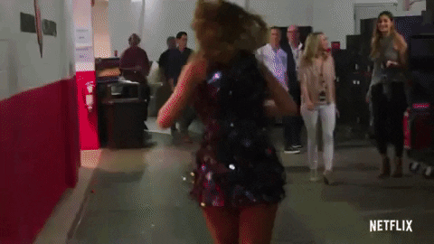 Taylor Swift Hugs Boyfriend Joe Alwyn