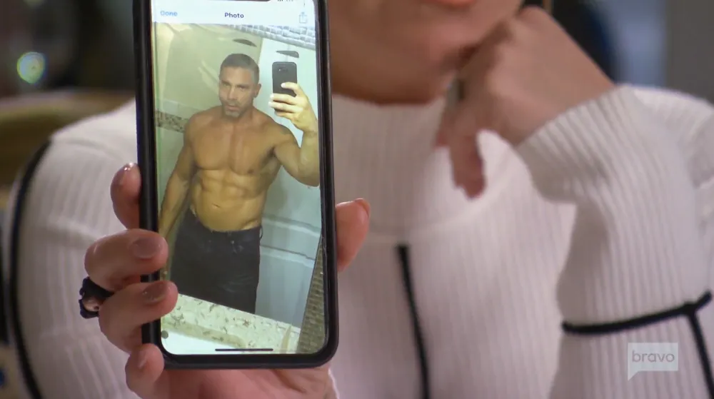 Teresa-Giudice&rsquo;s-Ex-Anthony-Delorenzo-Sends-Her-a-Shirtless-Selfie-1
