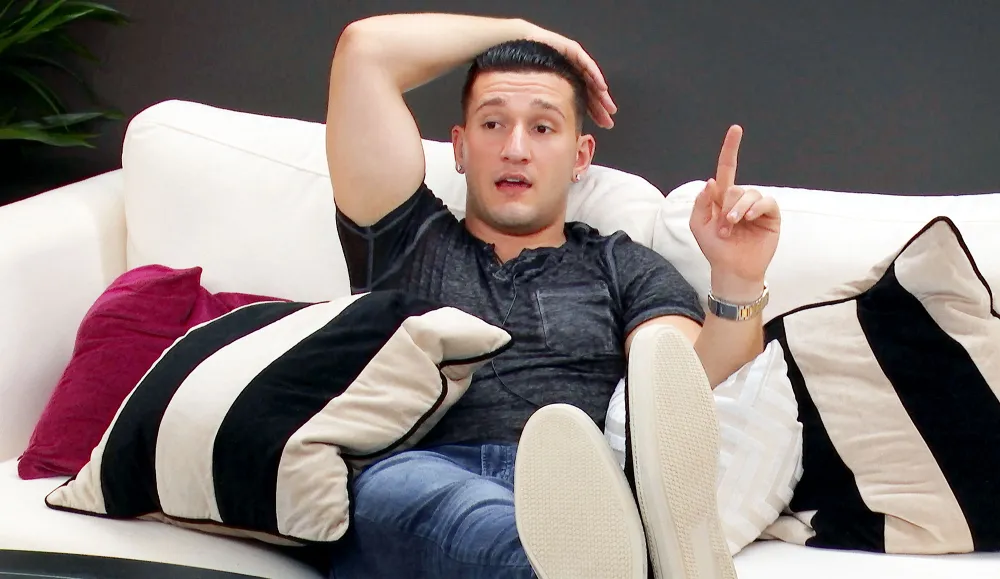 The Circle's Joey Sasso Details Miranda Relationship What Wasnt Shown and More