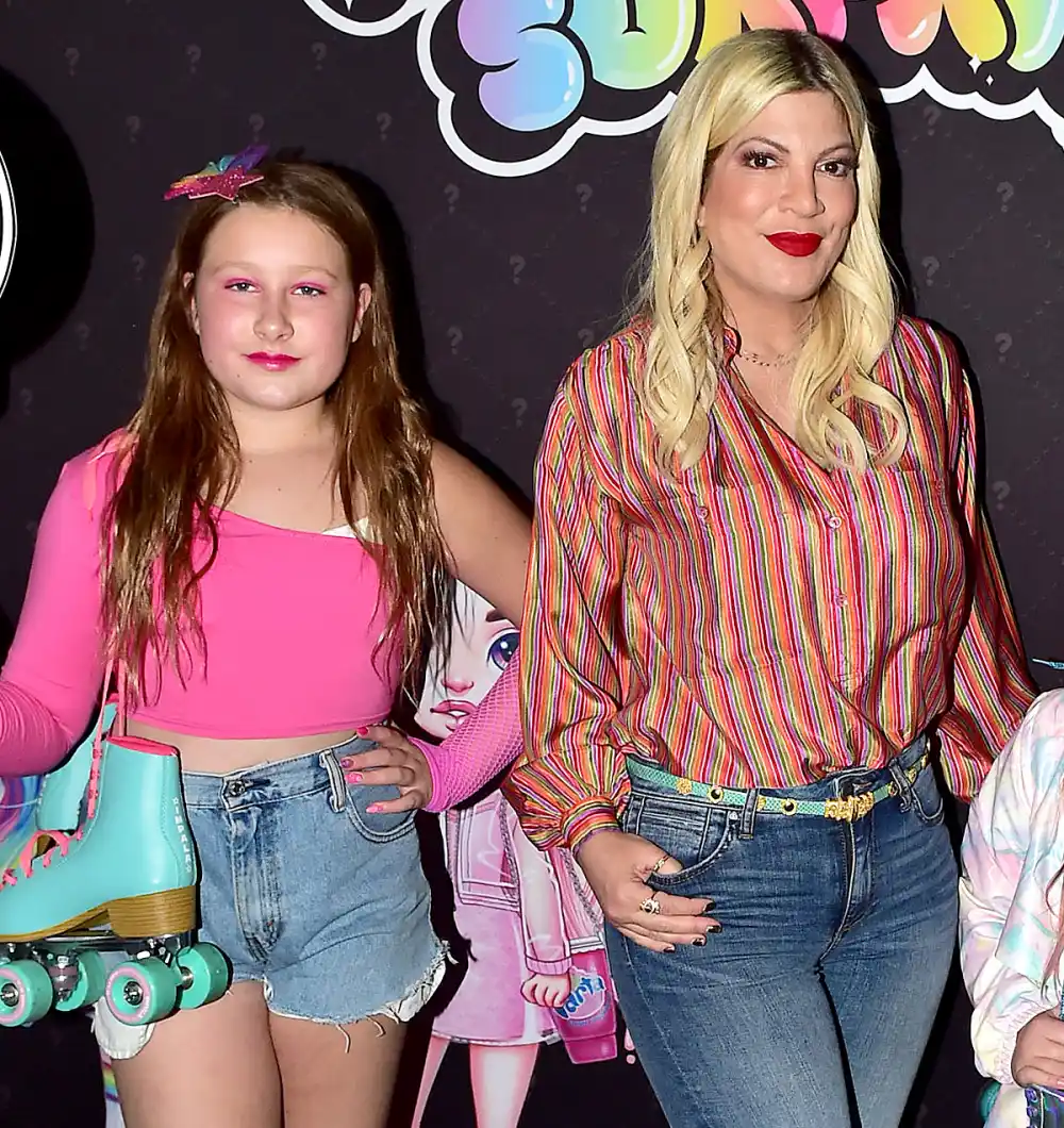 Tori-Spelling-Reveals-Her-and-Dean-McDermott&rsquo;s-Daughter-Stella,-11,-Broke-Her-Ankle-2
