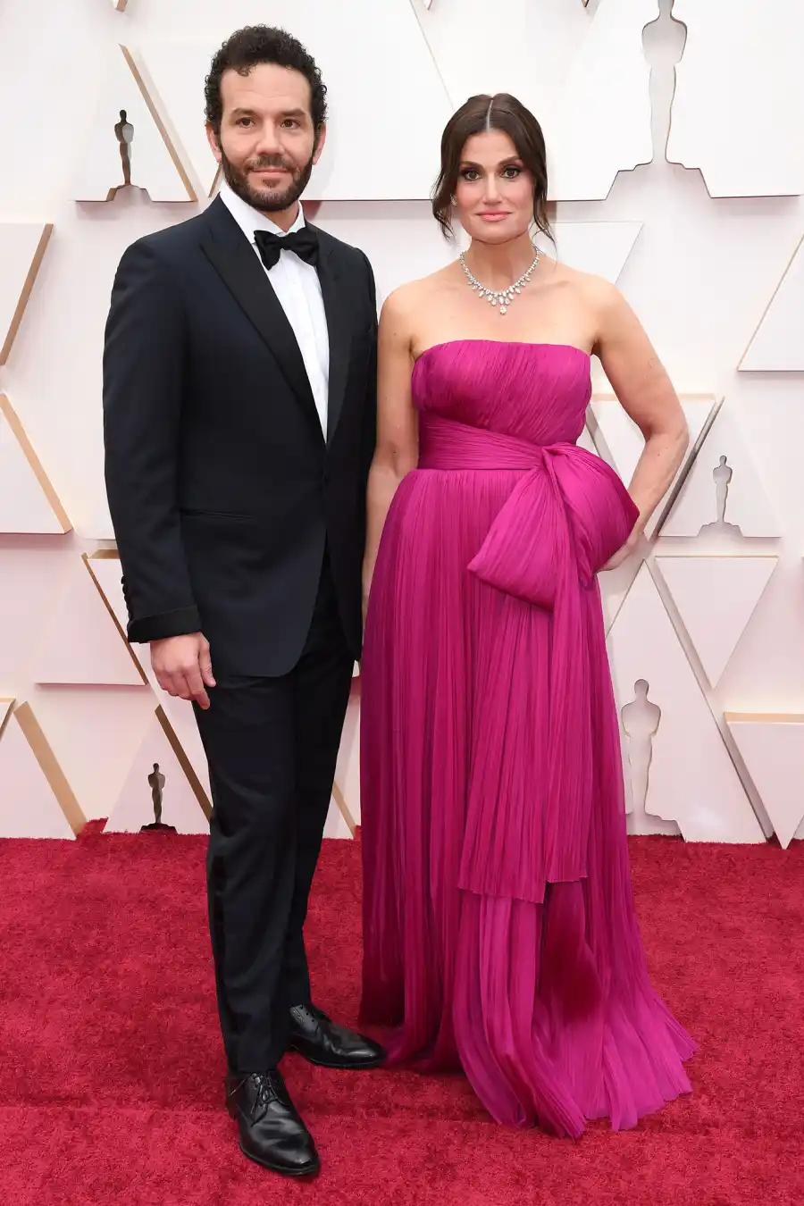 Aaron Lohr and Idina Menzel Couples PDA Academy Awards Oscars 2020