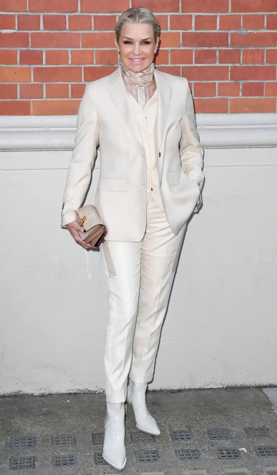 Celebs at London Fashion Week - Yolanda Hadid