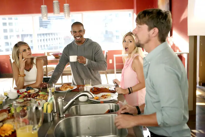 Eliza Coupe talks Happy Endings reboot