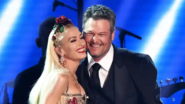 Gwen-Stefani-Climbs-All-Over-Blake-Shelton-During-Surprise-Duet-in-Las-Vegas