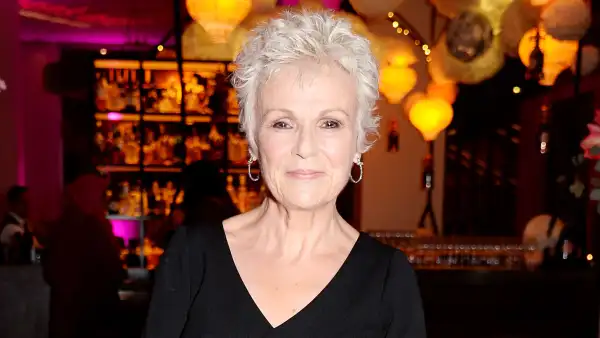 Harry Potters Julie Walters Reveals She Had Stage III Bowel Cancer