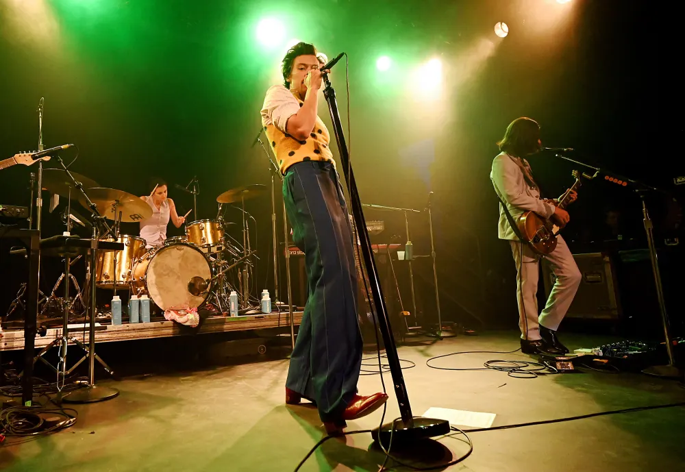 Harry Styles Brings &lsquo;Fine Line&rsquo; to New York City With Secret Concert