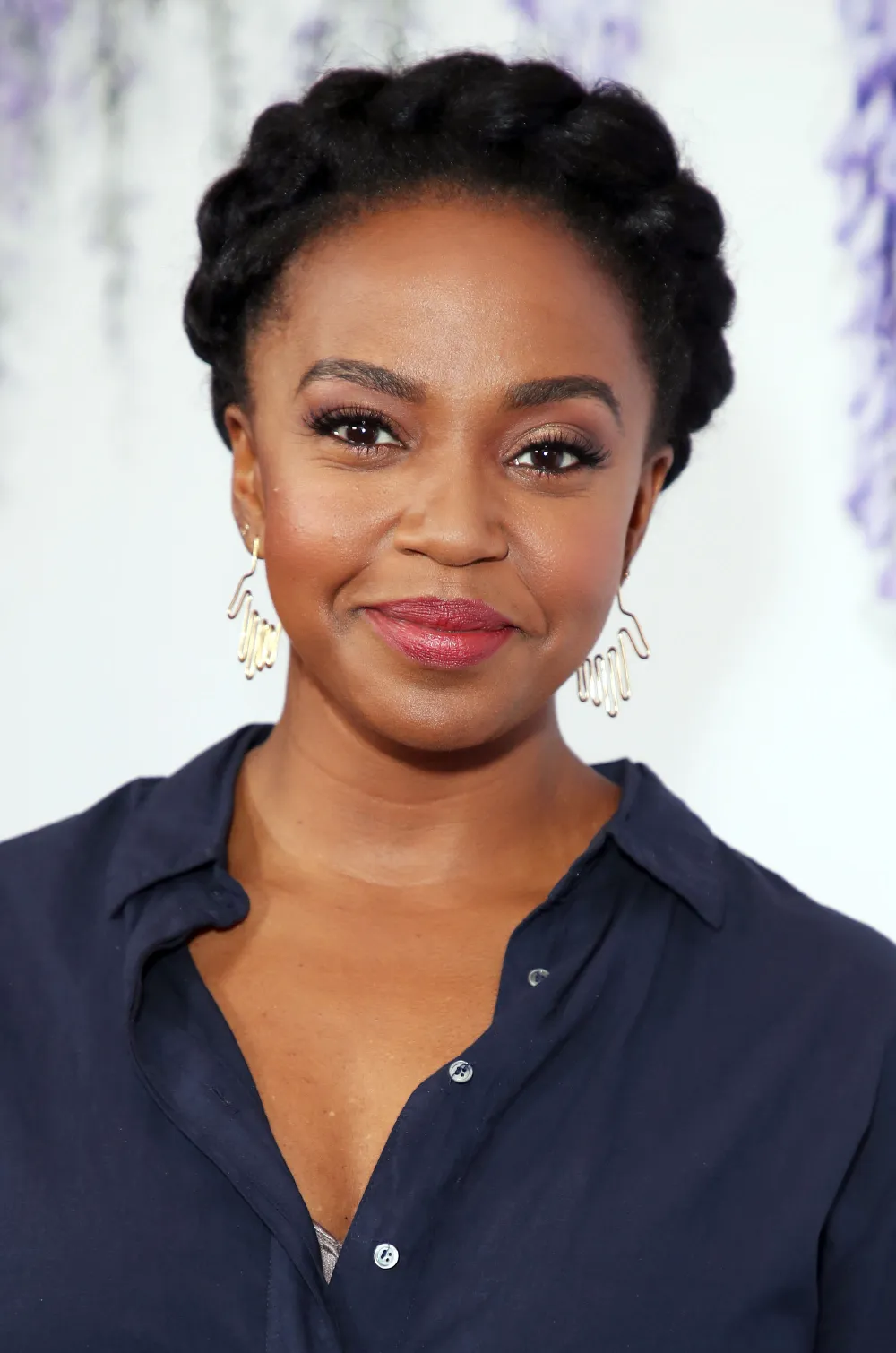 Jerrika Hinton: What's In My Bag?