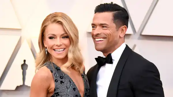 Kelly-Ripa-Mark-Consuelos-workout-video
