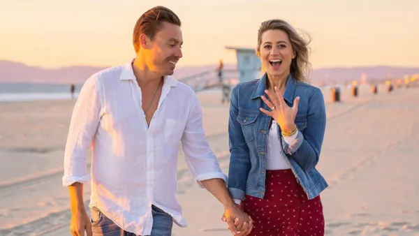 Lesley-Murphy-and-Alex-Kav-engaged