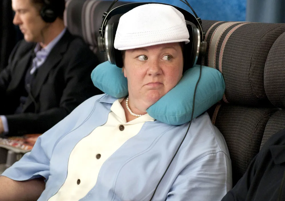 Melissa McCarthy Recreates Bridesmaids Sofa Scene With Hilarious Gym Fail