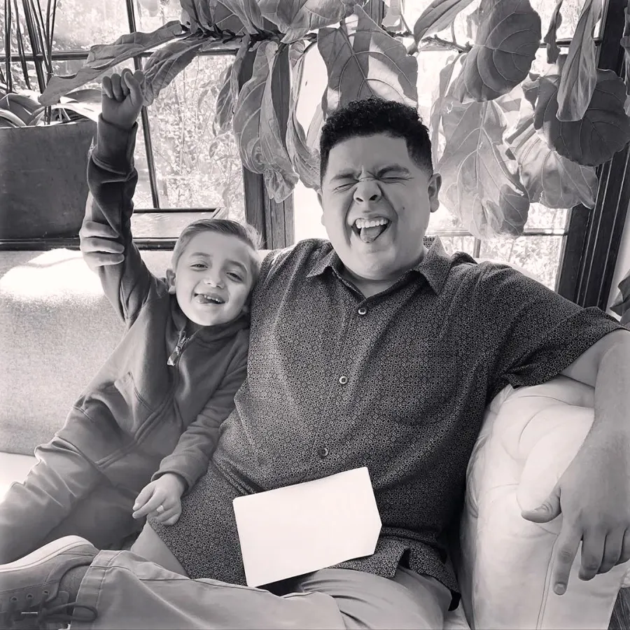 Modern Family Cast Reacts Final Table Read