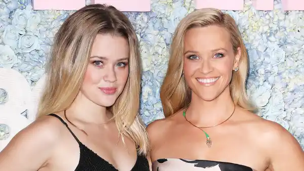 Reese Witherspoon Stole A Sweatshirt From Daughter Ava Phillippe