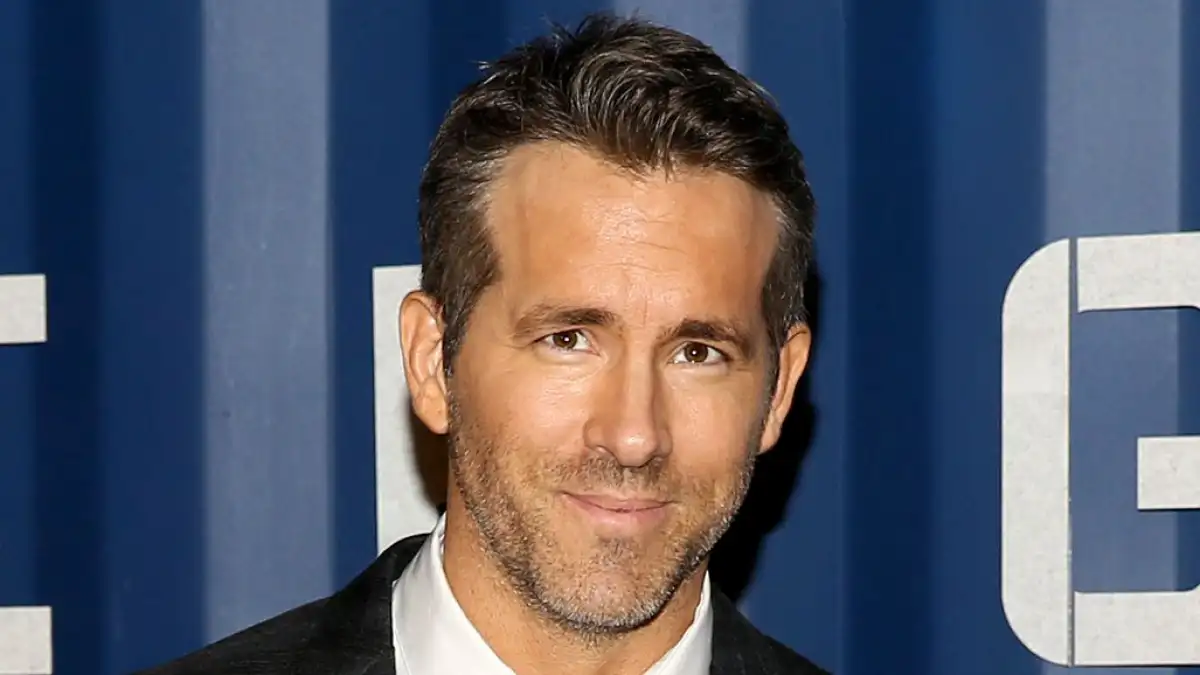 Ryan Reynolds Ditches Pup Favor of Gin Westminster Dog Show