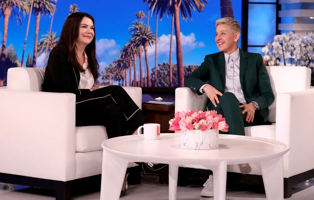 Lauren Graham Once Mistook Dax Shepard Brad Pitt