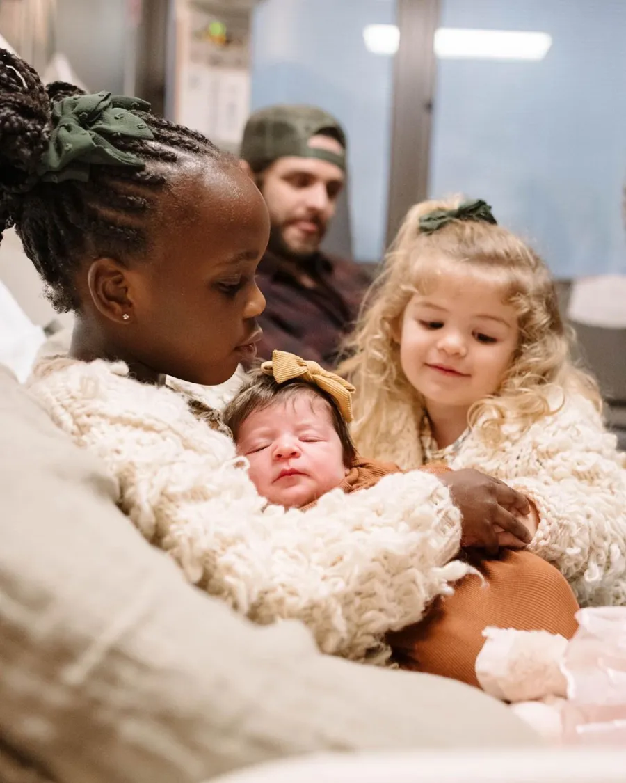 Thomas Rhett and Laura Akins’ Daughters Willa and Ada Meet Newborn Sister Lennon