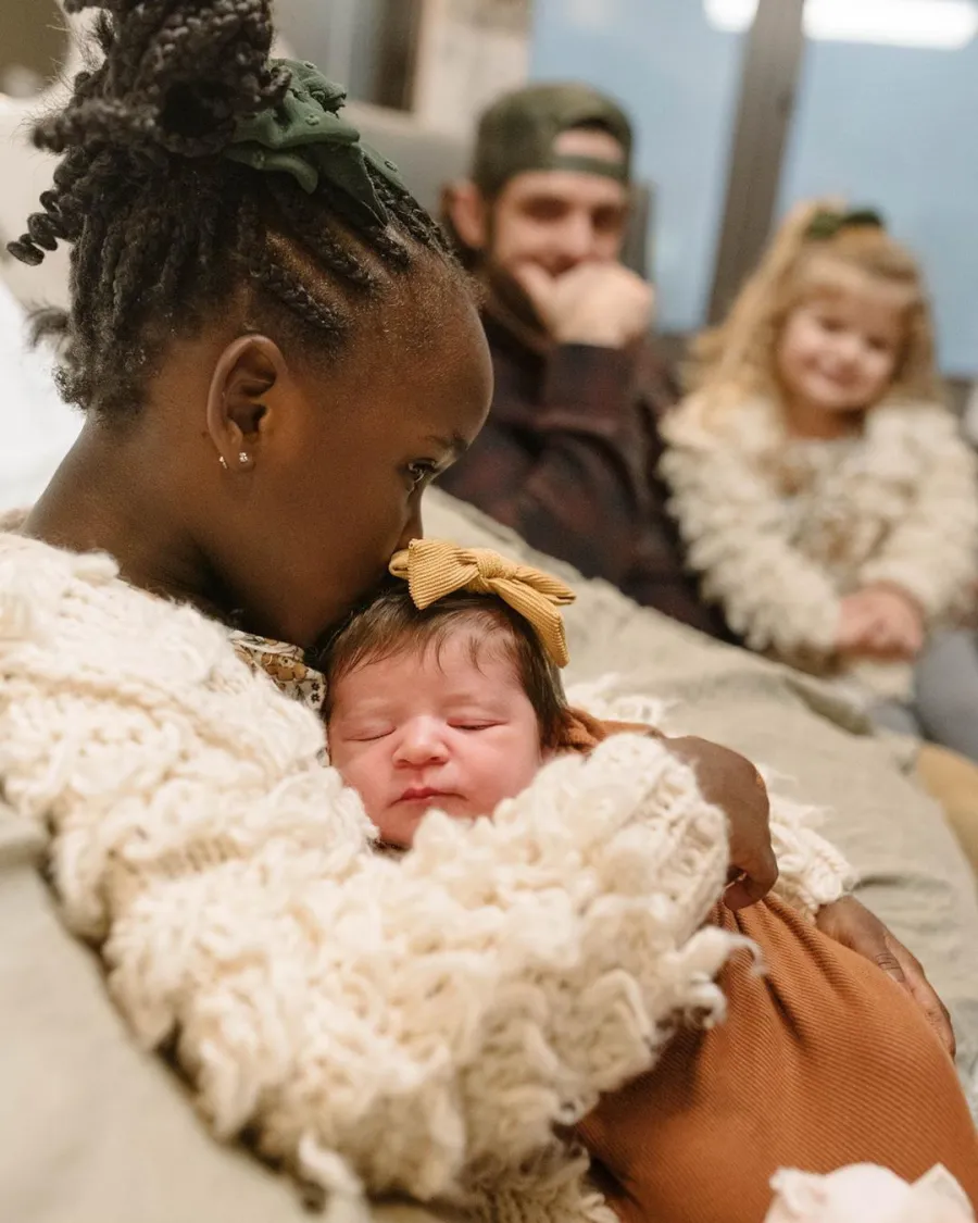 Thomas Rhett and Laura Akins’ Daughters Willa and Ada Meet Newborn Sister Lennon