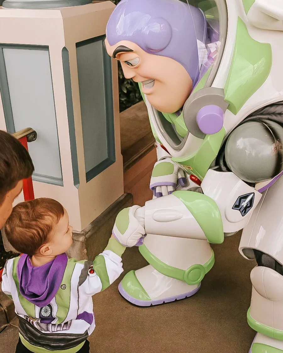 Tori Roloff Family Disneyland Trip Jackson meeting Buzz Lightyear