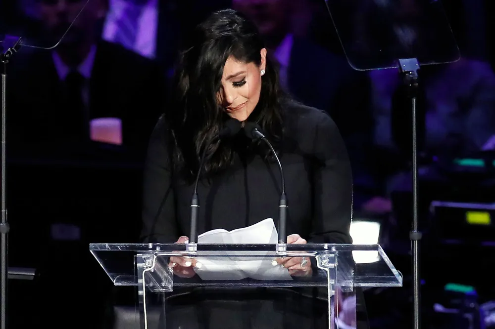 Vanessa Bryant Cries Eulogizing Kobe Bryant and Daughter Gianna at Memorial