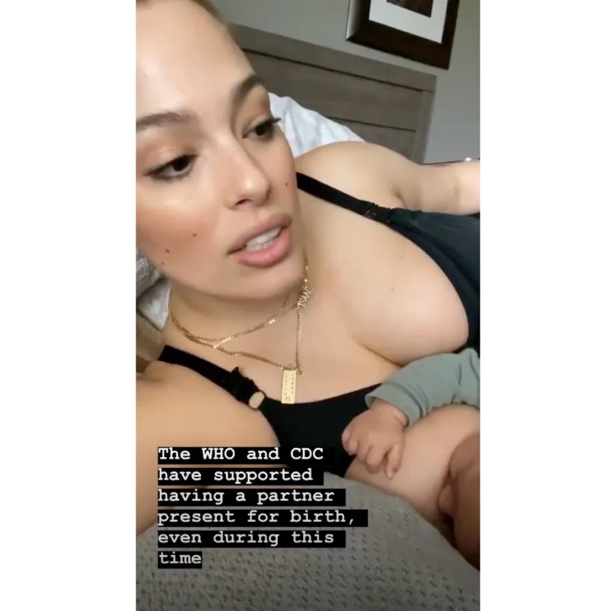 Ashley Graham breastfeeding