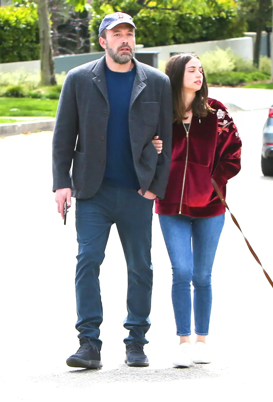 Ben Affleck and Ana de Armas Take a PDA-Filled Stroll in Los Angeles
