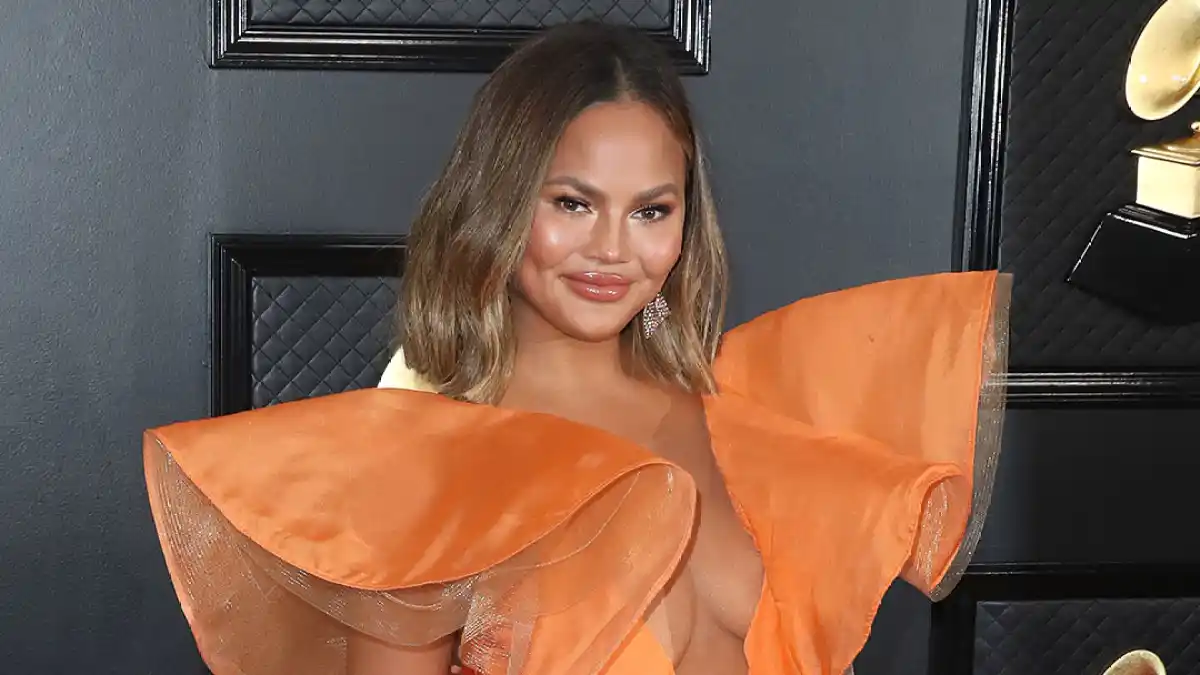 Chrissy Teigen Holds Twitter Court Wearing Yanina Couture Grammy Awards