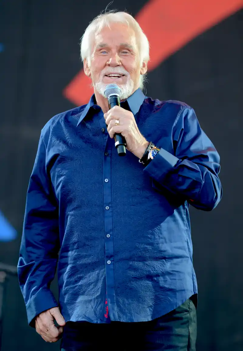 Country Music Legend Kenny Rogers Dies at 81