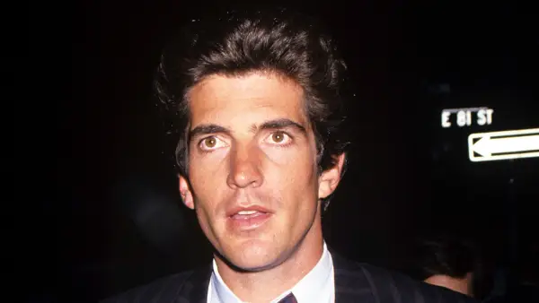 JFK Jr Radio Wasnt on Proper Frequency During Fatal Flight
