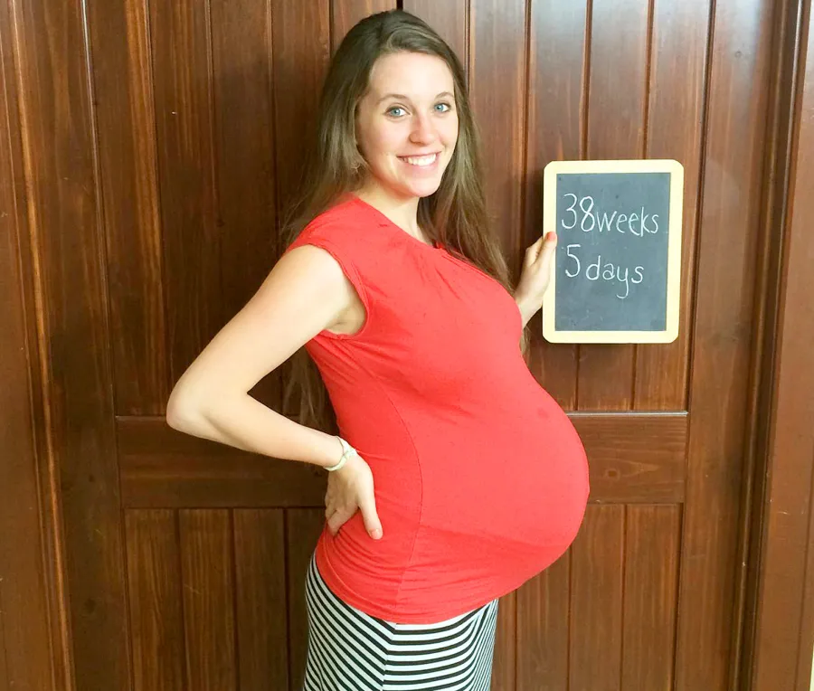 Jill Duggar baby bump