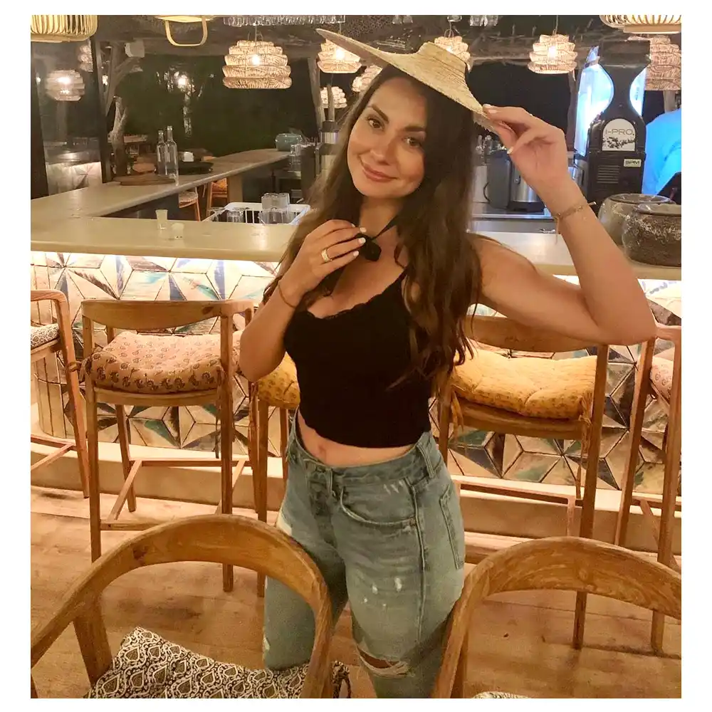 Bachelor Kelley Flanagan Jokes About Her Women Tell All Absence