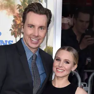 Kristen Bell, Kids Dance Outside Dax Shepard's Window While He Isolates