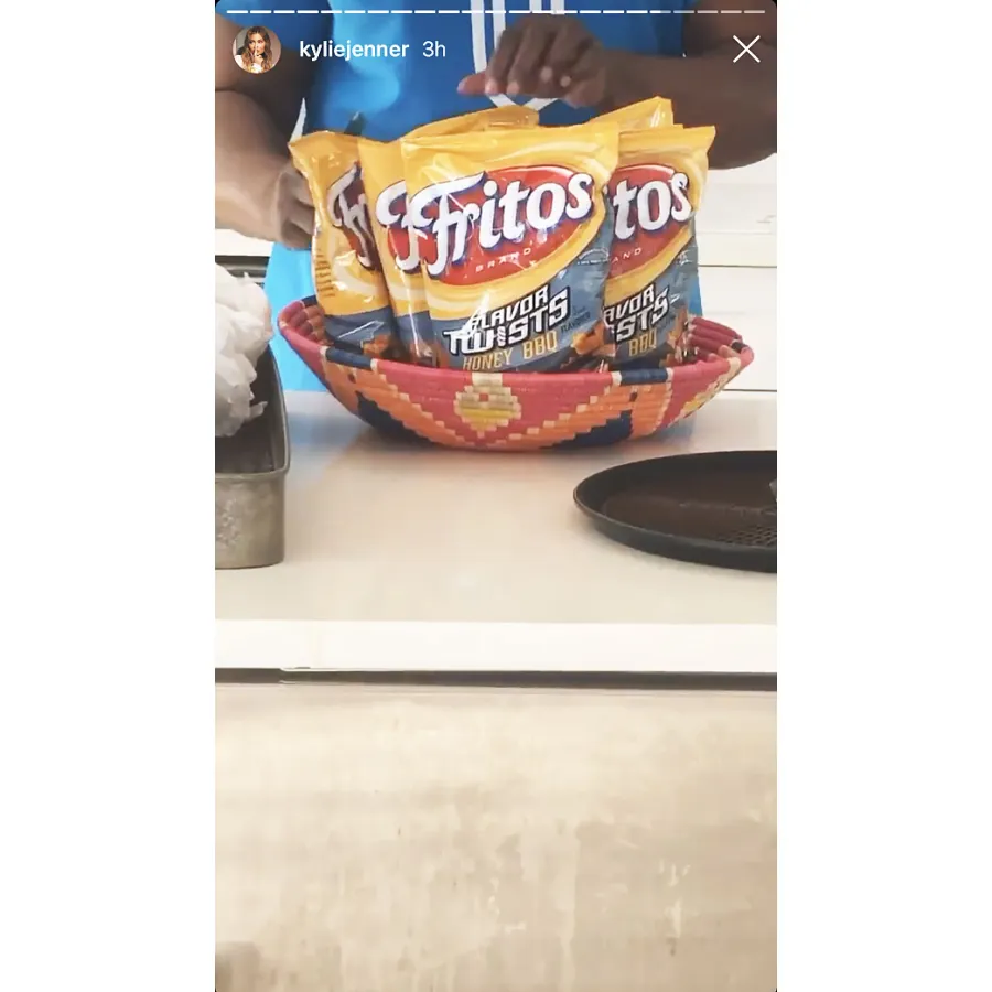 Kylie Jenner Bahama Eats