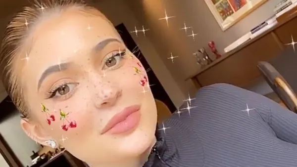 Kylie Jenner Urges Fans to Self-Quarantine Amid Coronavirus After Surgeon General Asks for Her Help