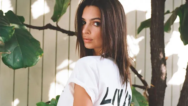 Emily Ratajkowski Wears LIvincool